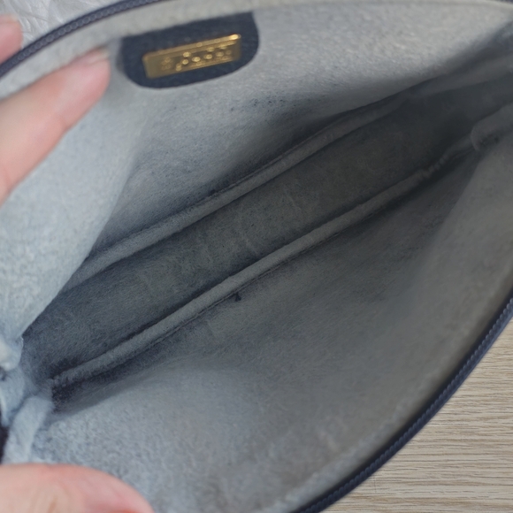 Authentic Gucci micro navy bag - Picture 9 of 15